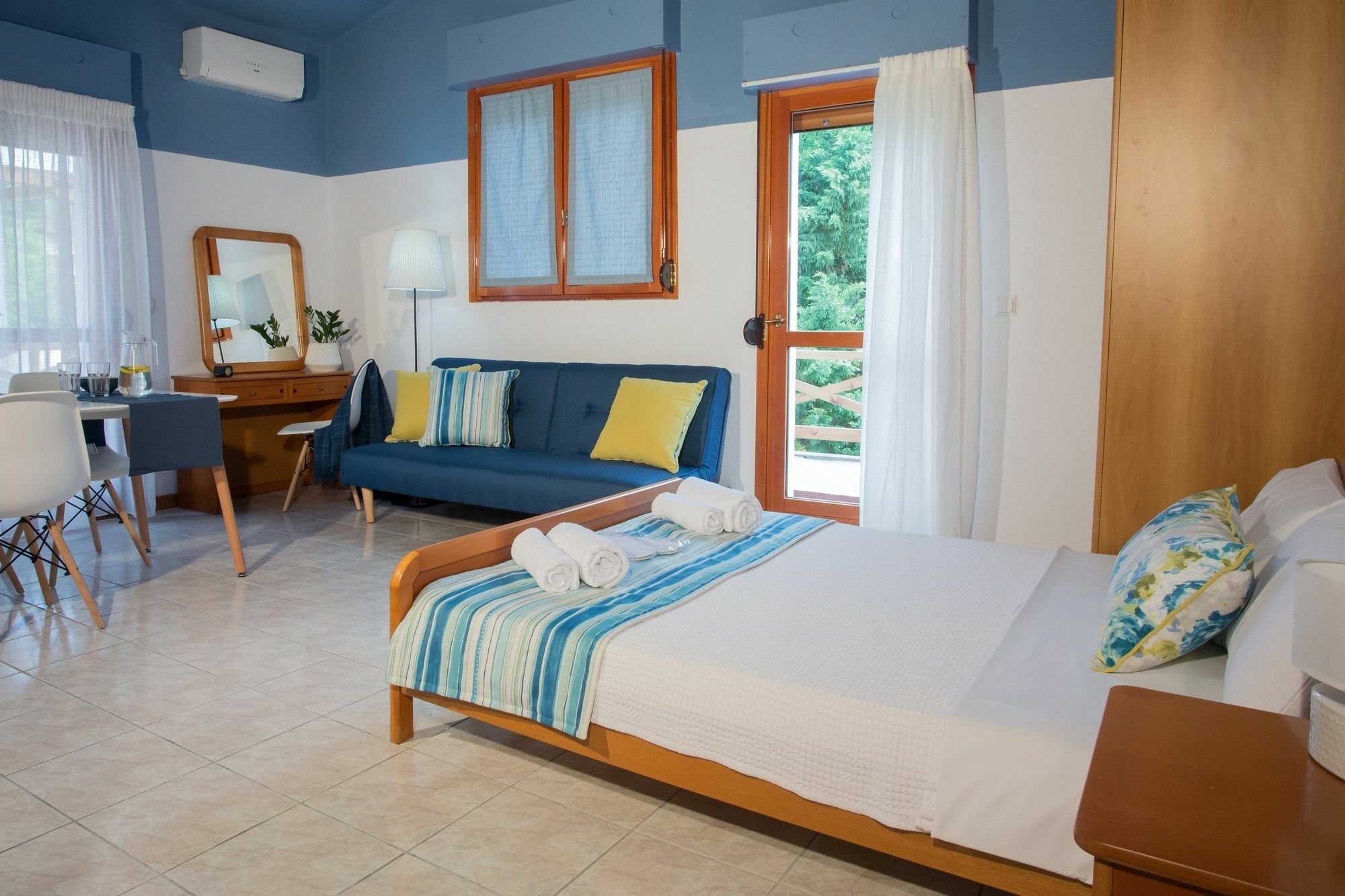 St.John Village Apartments สกาลา ฟูร์กาส ภายนอก รูปภาพ